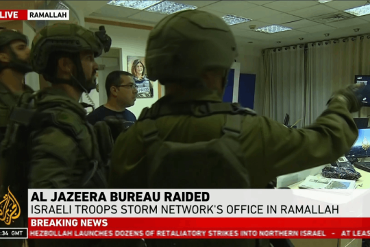 Έφοδος του ισραηλινού στρατού στο Al Jazeera στη Δυτική Όχθη
